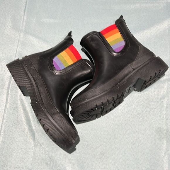 CHOOKA BALLARD PRIDE CHELSEA BOOTIE - BLACK SIZE 6 B80 - Picture 3 of 7